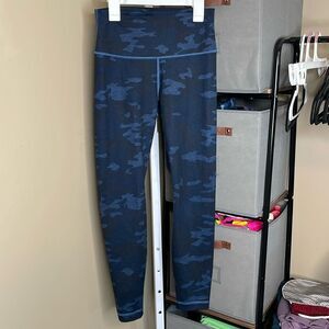 Lululemon High Rise 25” 7/8 Leggings sz 4 Heathered Texture Lotus Camo Oil Slick